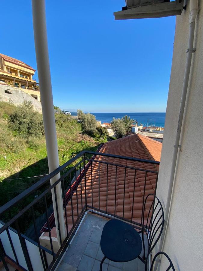 Nick & Santo'S Holiday Homes B&B Giardini Naxos Exterior foto
